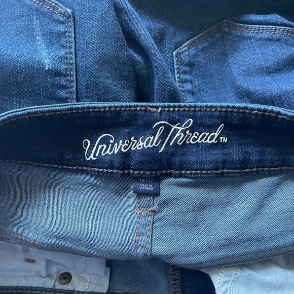 Universal Thread High Rise Midi Distressed Denim Jean Shorts Sz 14 - Picture 3 of 7